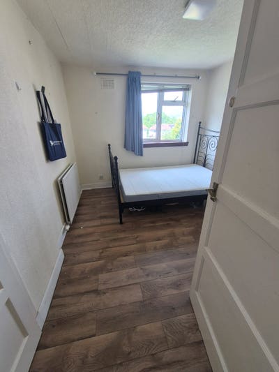 Double bed room Main Photo