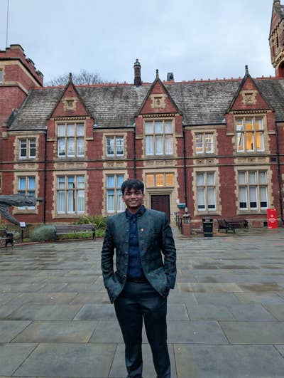 Professional Male seeks a single or double room Main Photo