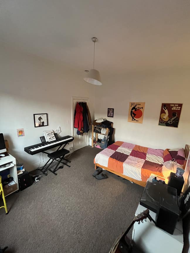  ‼️Room to Rent - June-August Main Photo