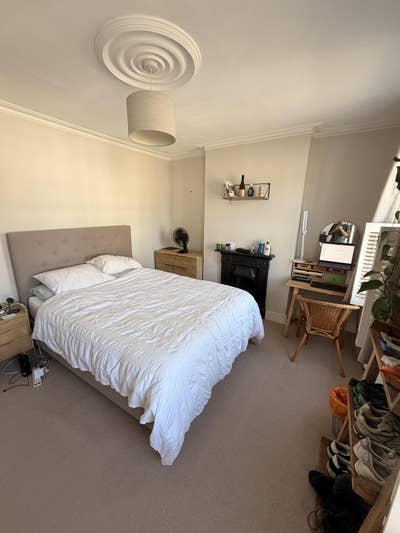 Bright and Spacious Double Room, Tooting Broadway Main Photo