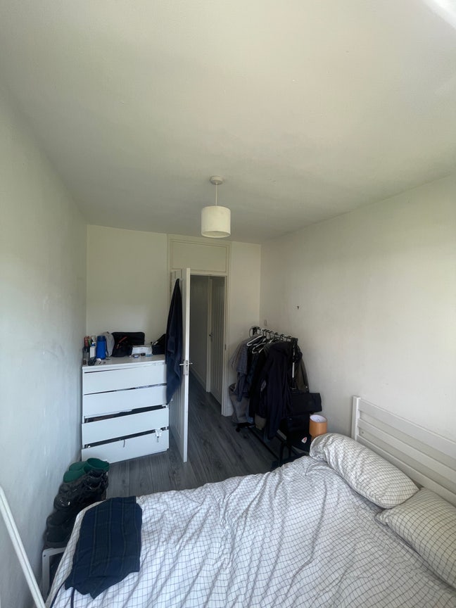 London fields small double room &pound;500 bills include Main Photo