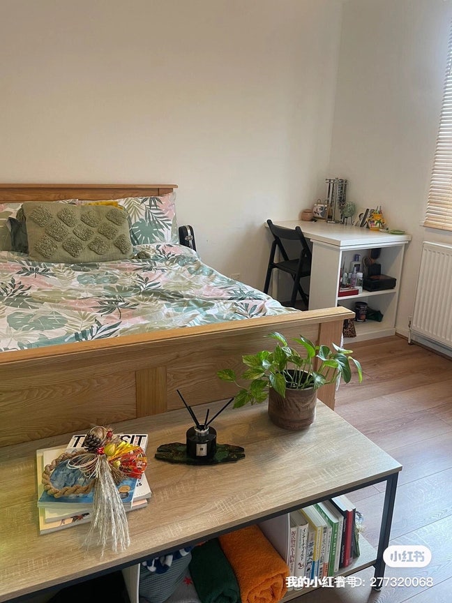 Bright Double Room Available Now  Main Photo
