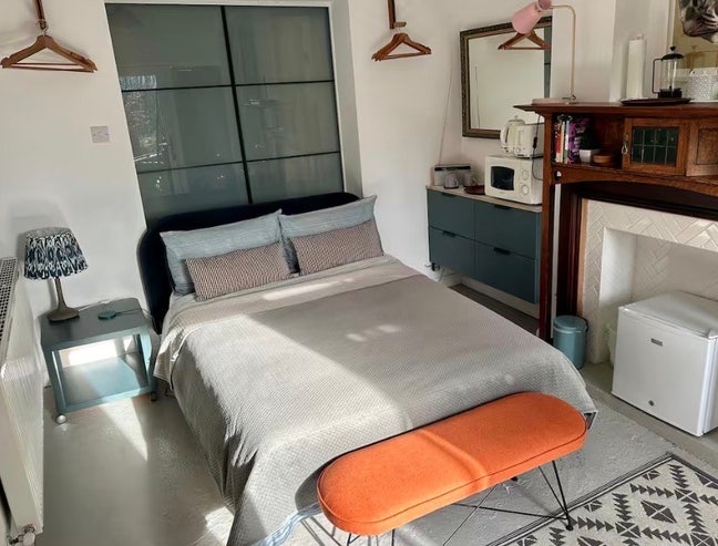 Mon-fri let ensuite double room Main Photo