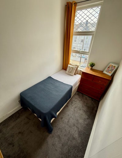 *Cozy Single Room in Kilburn ÁRea, Zone 2 Main Photo
