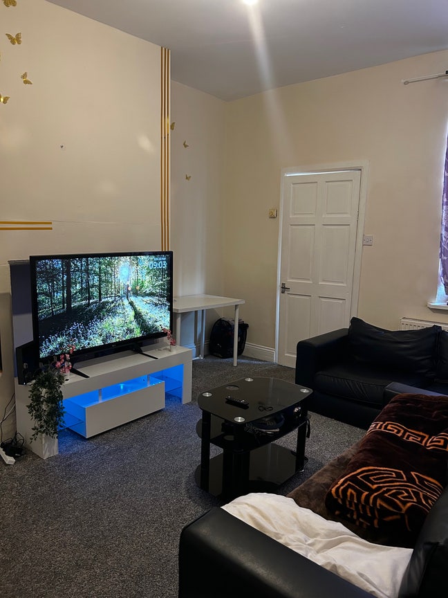 Furnished single room  Main Photo