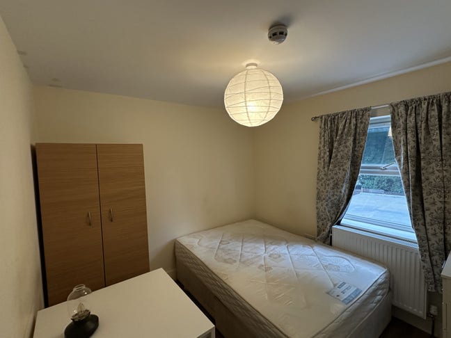4 x Single Room to Let Main Photo