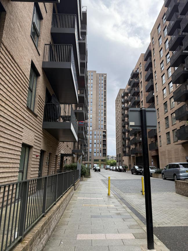 Modern Double Room – Colindale, 3 min to Tube Main Photo
