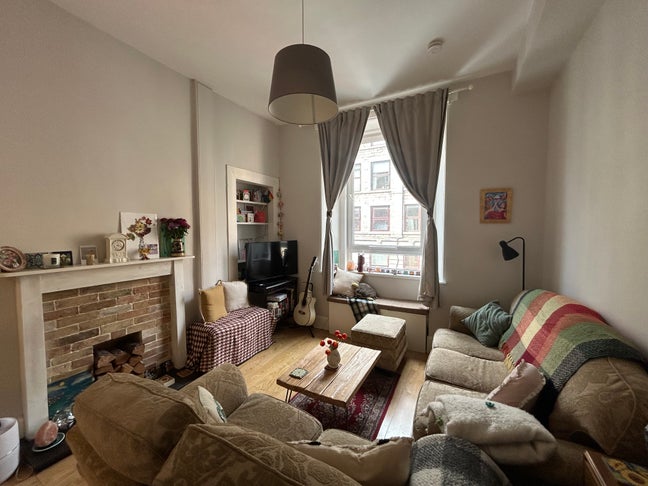 Affordable and Cozy Central Edinburgh Room   Main Photo