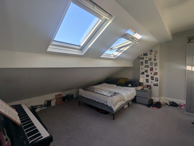 All female house, cleaner, parking Main Photo