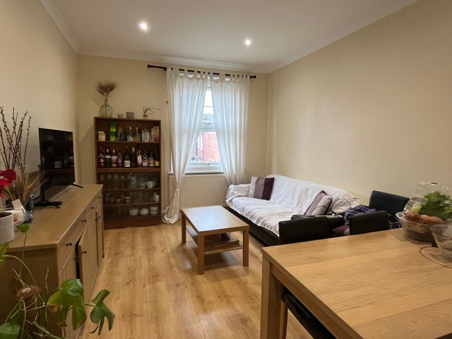 2 dbl rooms available in the same property  Main Photo