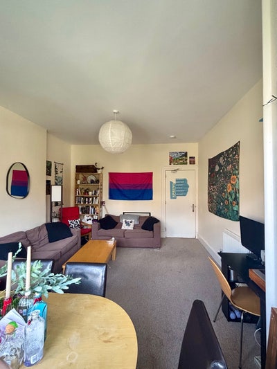 Light, Bright and Affordable Double Bedroom Main Photo