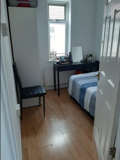 Single Room for rent near Custom House. Main Photo