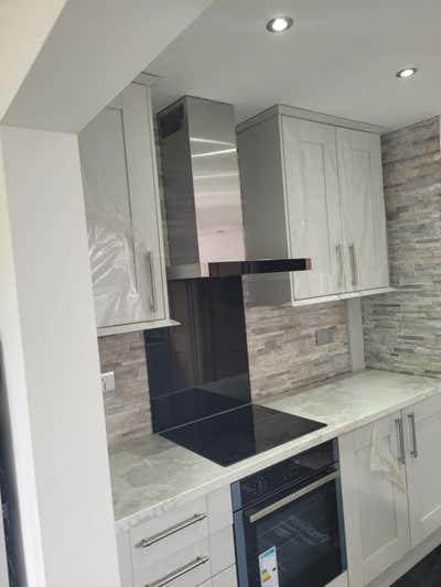 Double room in a newly refurbished clean 3 bed hou Main Photo