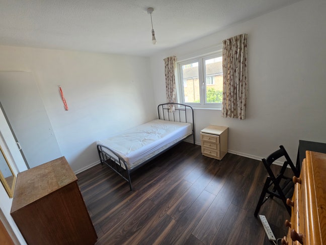 Large Double Room &pound;975 Bills Included  Main Photo