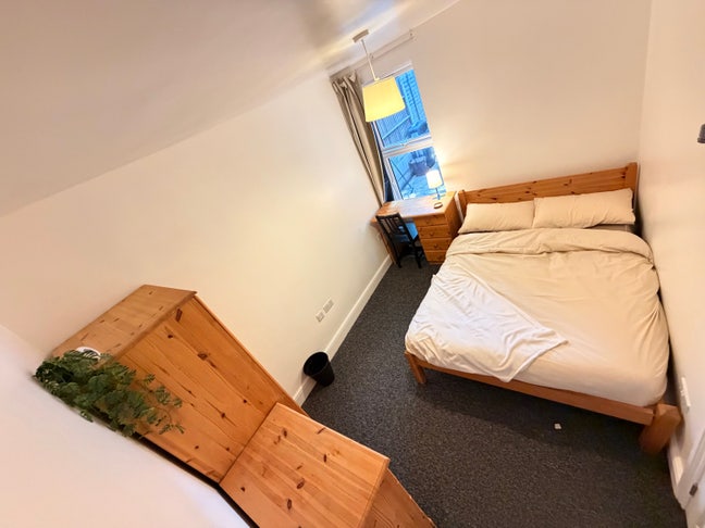  Premium Double  Rooms • City Centre • No Deposit  Main Photo
