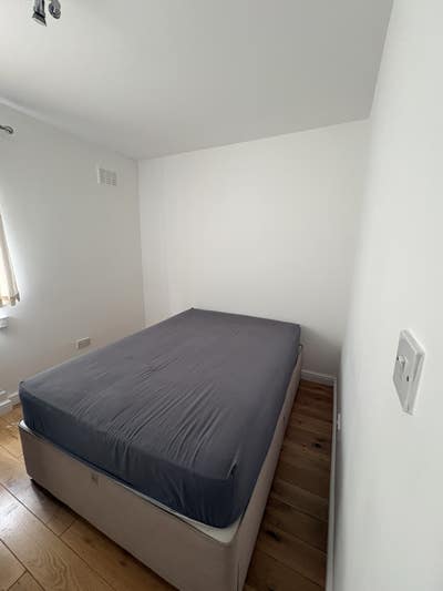 A room available near by barking side station.  Main Photo