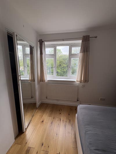 A room available near by barking side station.  Main Photo