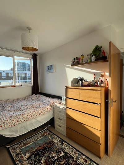Bright double room near Old St in a large house Main Photo