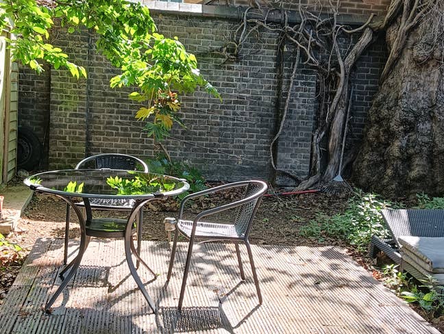 One Double Room - London Bridge  Main Photo