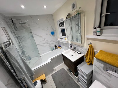 Large double room in beautiful house  Main Photo