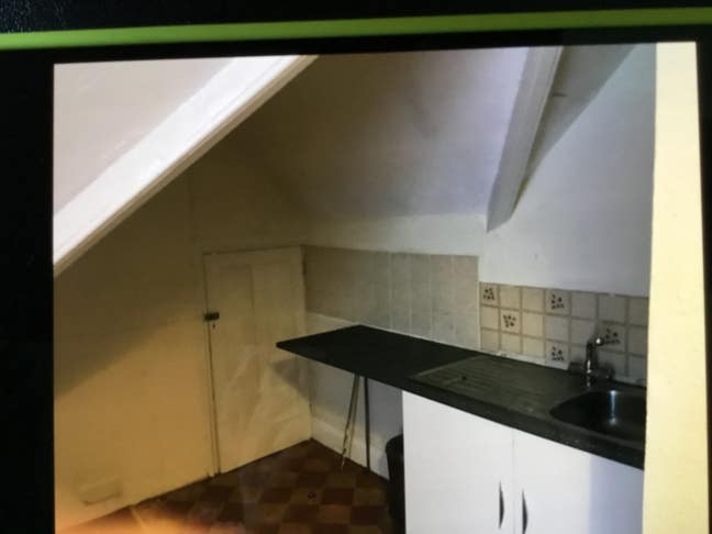 Single Studio Flat Main Photo