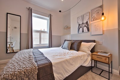 Stylish Doubles · Caversham · Bills Included Main Photo