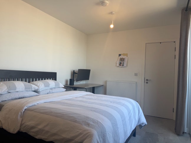 Ensuite double bedroom, bills included  Main Photo