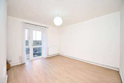 1 Bed + Study with Garden Flat in Hackney E5 Main Photo