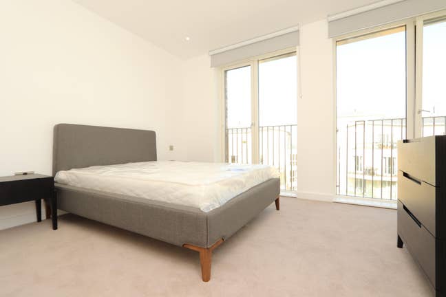 Luxury rooms in Canada Water SE16 - GYM and Tennis Main Photo