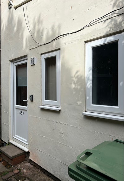 Large Studio Flat  Main Photo