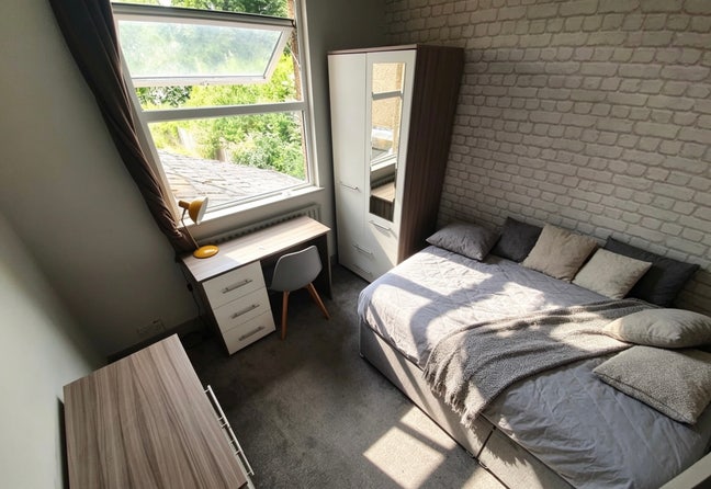 Double Room in LU1- BILLS &  WIFI incl. Main Photo