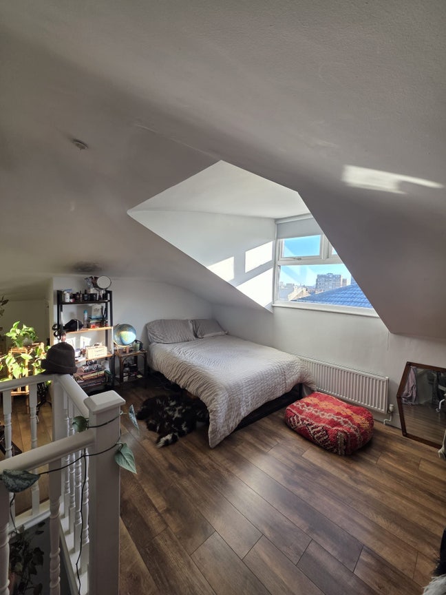 Large double loft room in Archway Main Photo