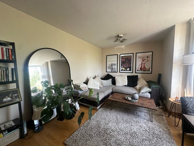 Bedroom in 2 bed on Clapham Junction’s doorstep Main Photo