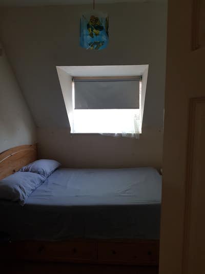 Single room with a double bed and wardrobe  Main Photo