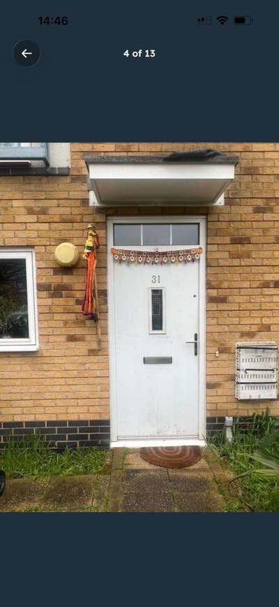 We have single room for rent inclusive all bills Main Photo