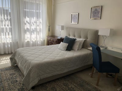 Spacious, Elegant Gem in Prestigious Mansion Block Main Photo