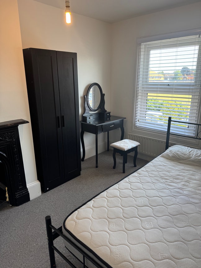 Need a flat mate Main Photo