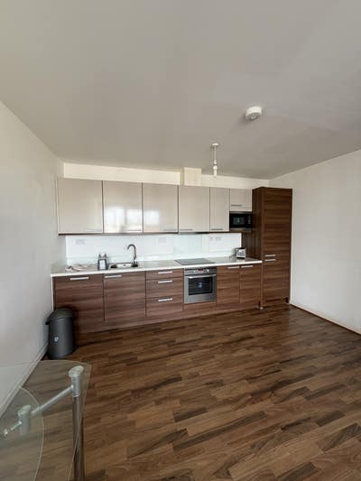 2 Bed Flat in Poplar Main Photo