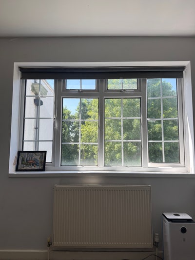 A bright double room available in N12 Main Photo