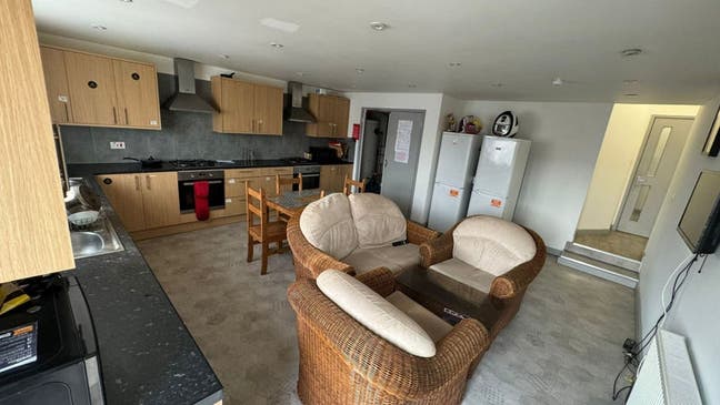 Spacious Double Room in Wembley HA9  Main Photo