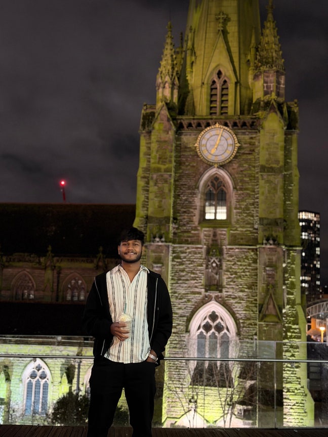 Professional Male seeks a single or double room Main Photo