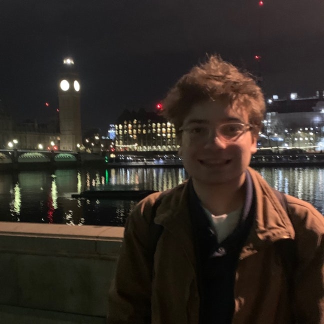film student looking for a flat :) Main Photo