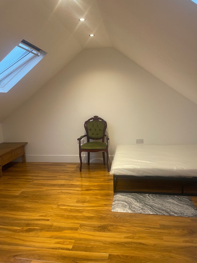 En-suite/Double  room available to rent  Main Photo