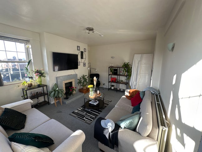 1 Double Bedroom Aviailable in Kennington Main Photo