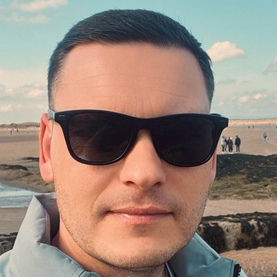 I am a professional male aged 33. I am lookin... Main Photo