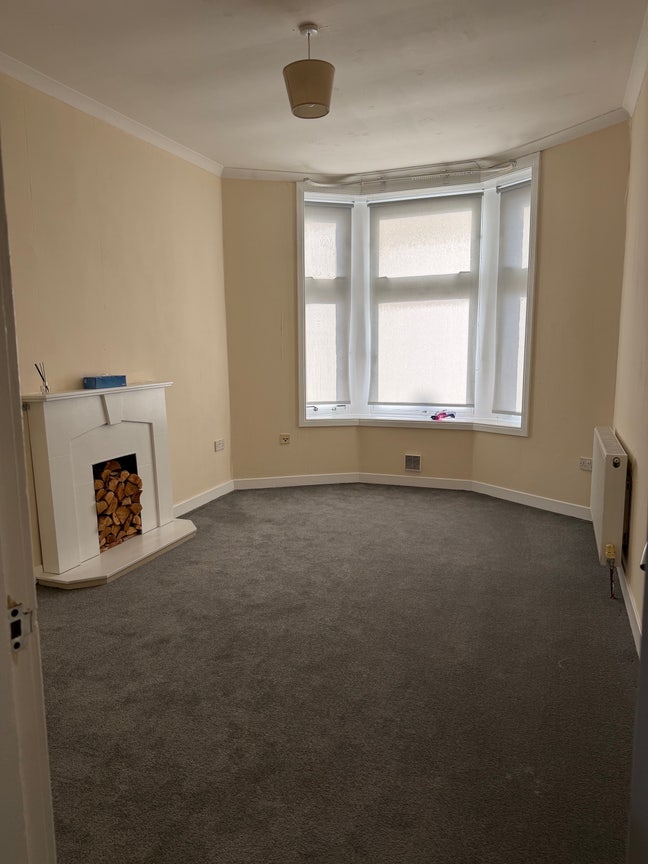 2 Rooms Available at Flat in G73 1DW Main Photo