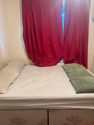 Very neat and decent double room available! Main Photo
