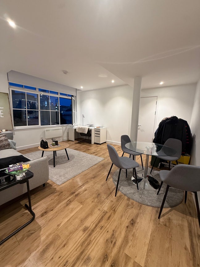 2-Month Flat Let Available in Central London Main Photo