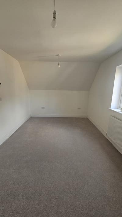 Room with Live-in landlords, GU34 1TT Main Photo