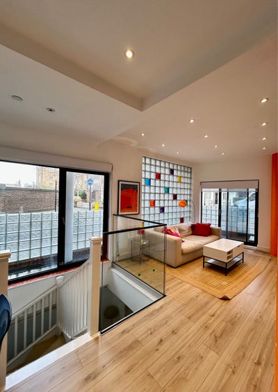 Large room in Mid-Modern Century Maisonette  Main Photo